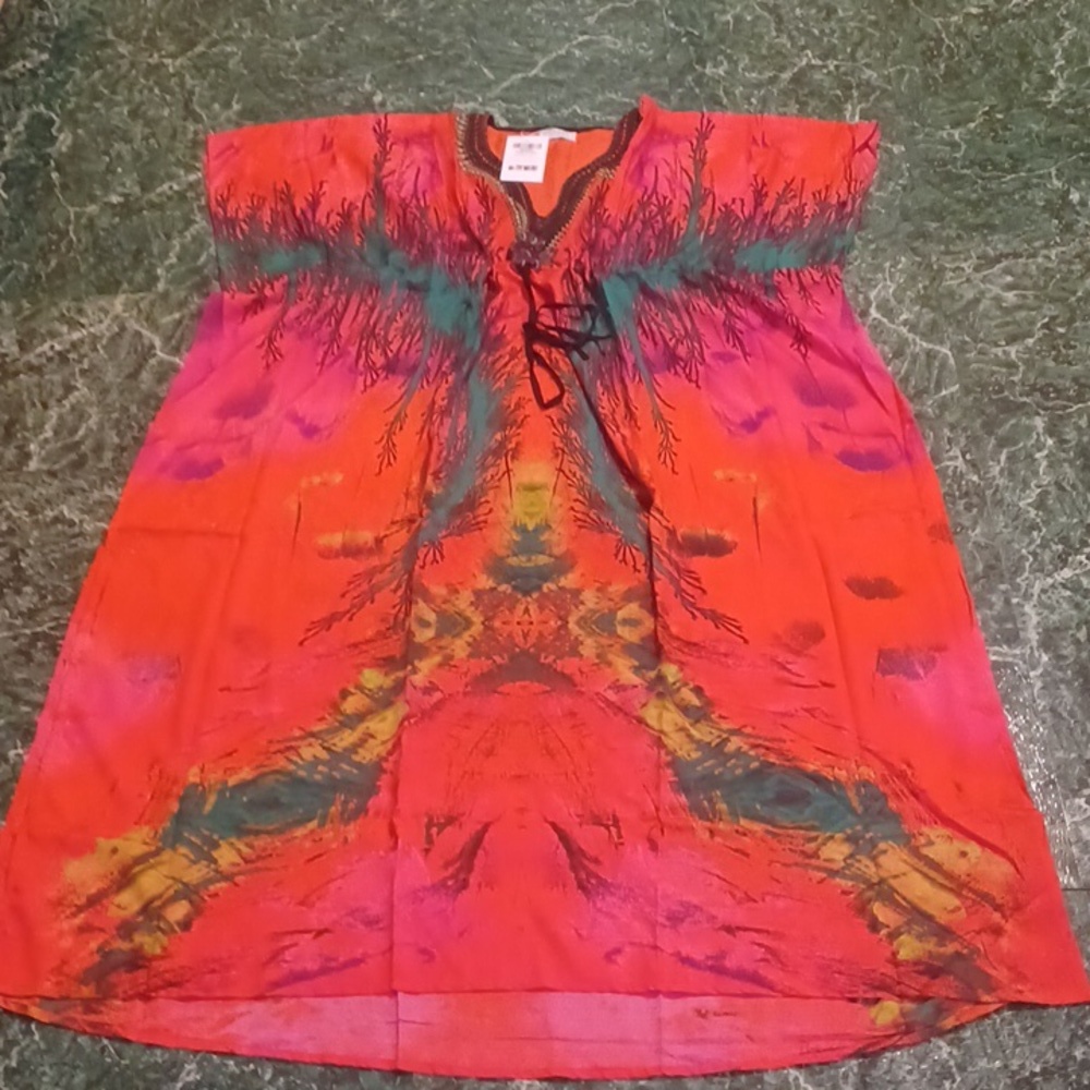 Caftan one size fits most Tamsy lounge ware, red and green